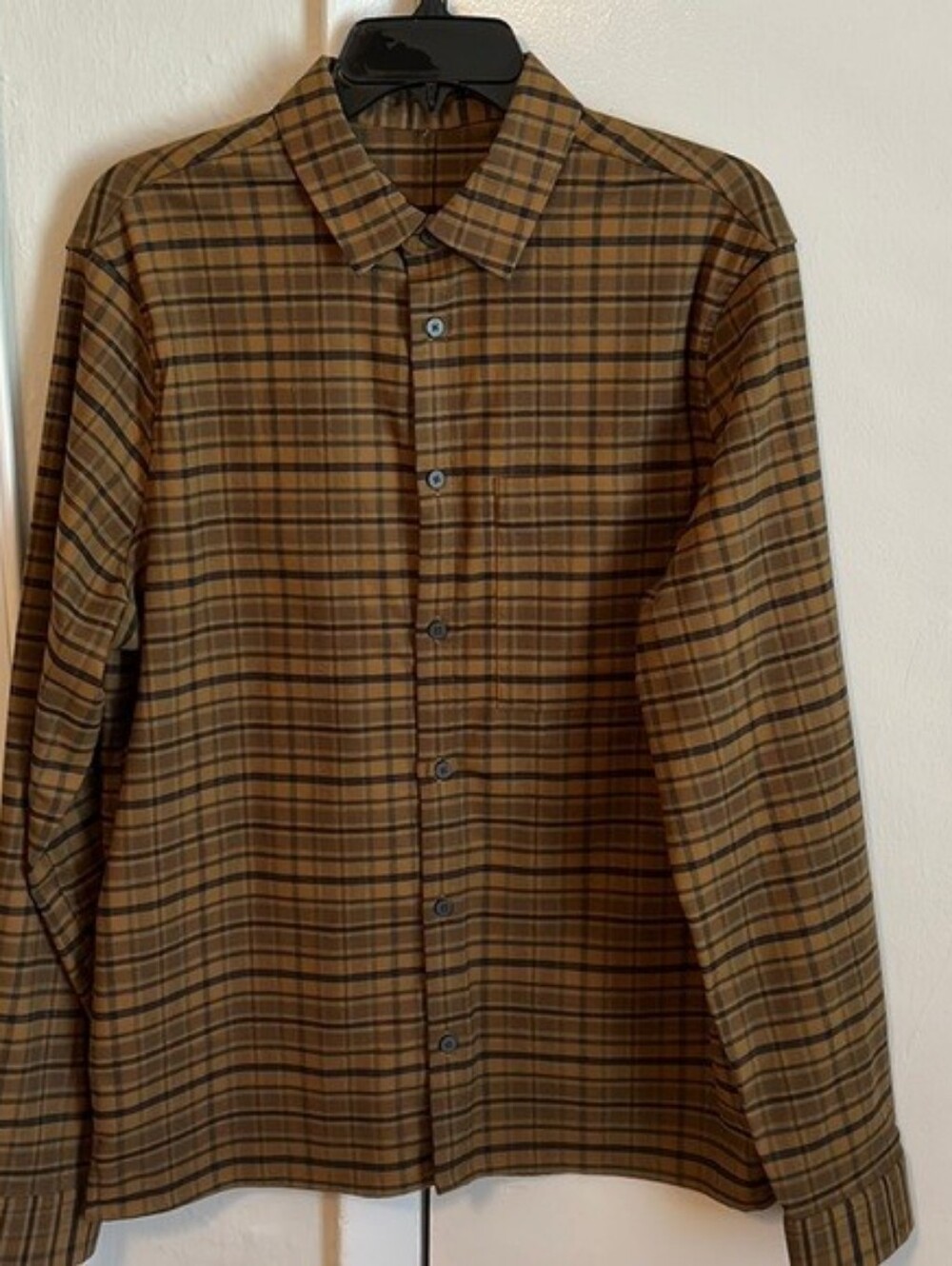 LULULEMON FLANNEL SHIRT MEDIUM